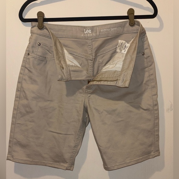 LEE RIDERS MID RISE BERMUDA SHORTS - Picture 1 of 3